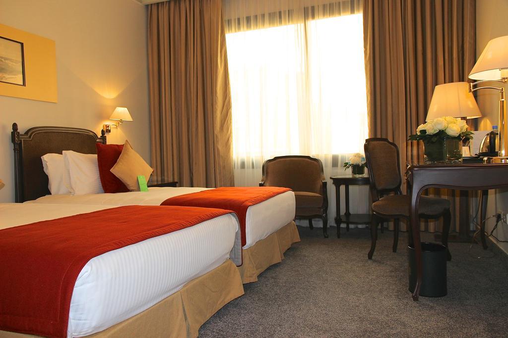 Le Bristol Hotel Beirut Exterior photo